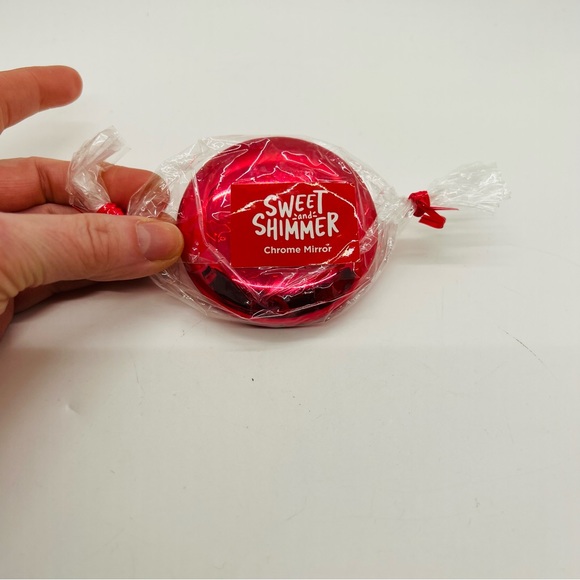 NWT ULTA Beauty Bundle Blush (2), eyeshadow,mirror,eyeshadow applicator,eyeliner - Picture 2 of 7